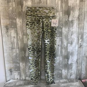 NWT Yelete Active leopard print full length leggings S